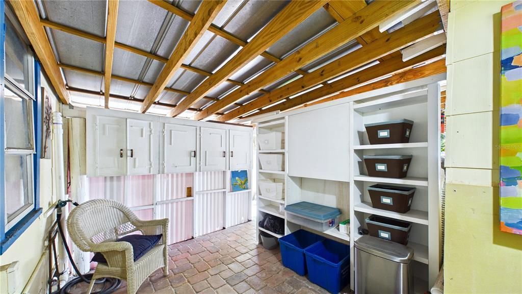 For Sale: $500,000 (2 beds, 2 baths, 1044 Square Feet)