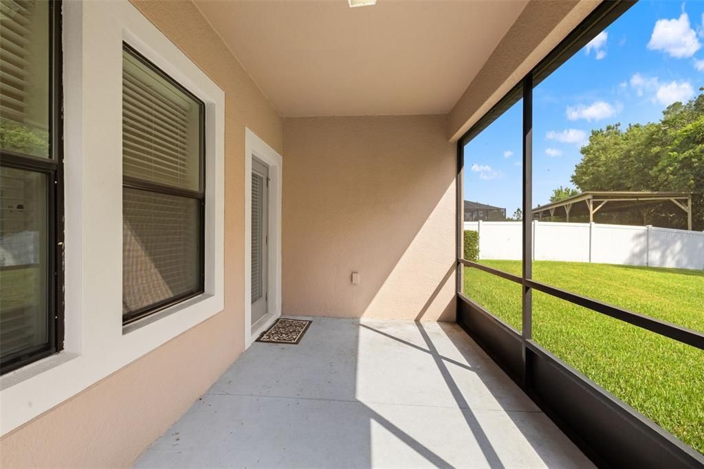 En Venta: $425,000 (4 camas, 3 baños, 2032 Pies cuadrados)