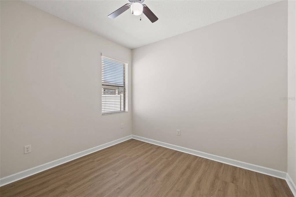 En Venta: $425,000 (4 camas, 3 baños, 2032 Pies cuadrados)