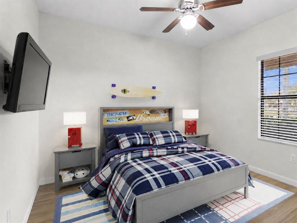 En Venta: $425,000 (4 camas, 3 baños, 2032 Pies cuadrados)