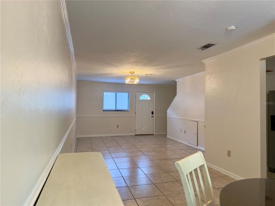 For Sale: $161,000 (2 beds, 1 baths, 938 Square Feet)