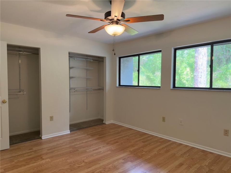 For Sale: $161,000 (2 beds, 1 baths, 938 Square Feet)