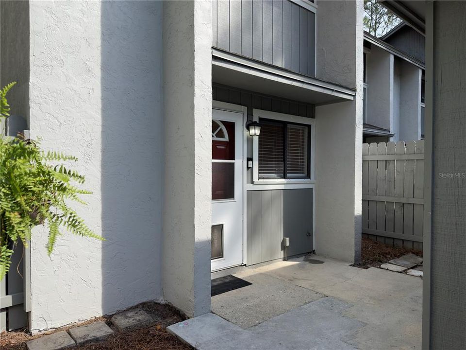 For Sale: $161,000 (2 beds, 1 baths, 938 Square Feet)