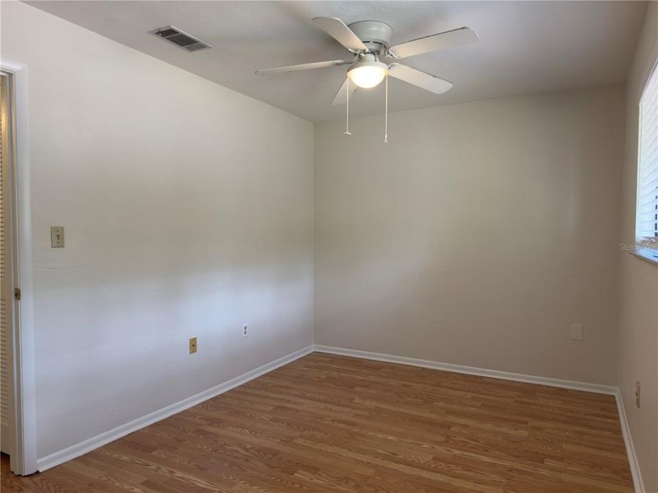 For Sale: $161,000 (2 beds, 1 baths, 938 Square Feet)