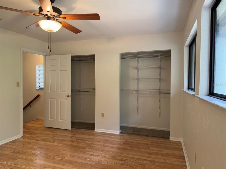 For Sale: $161,000 (2 beds, 1 baths, 938 Square Feet)