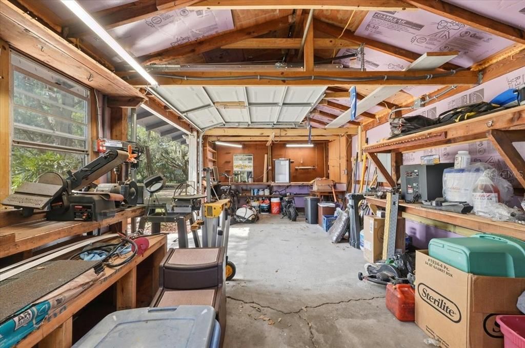 Под контрактом: $525,000 (4 спален, 2 ванн, 1904 Квадратных фут)