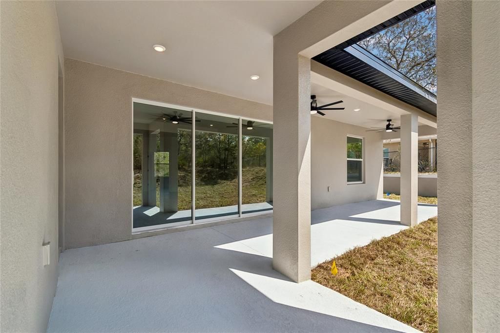 For Sale: $564,900 (5 beds, 3 baths, 2637 Square Feet)
