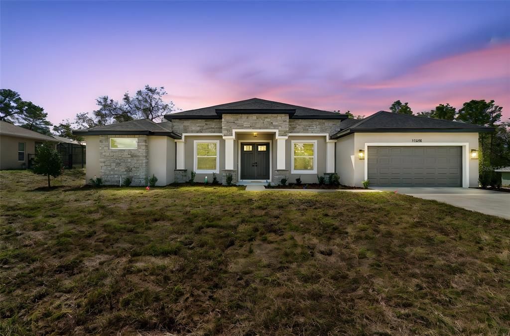 For Sale: $564,900 (5 beds, 3 baths, 2637 Square Feet)