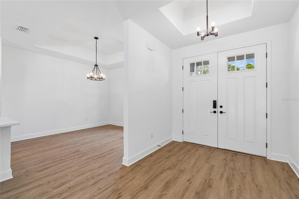 For Sale: $564,900 (5 beds, 3 baths, 2637 Square Feet)