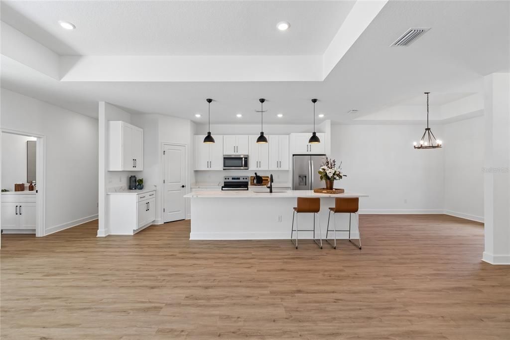 For Sale: $564,900 (5 beds, 3 baths, 2637 Square Feet)