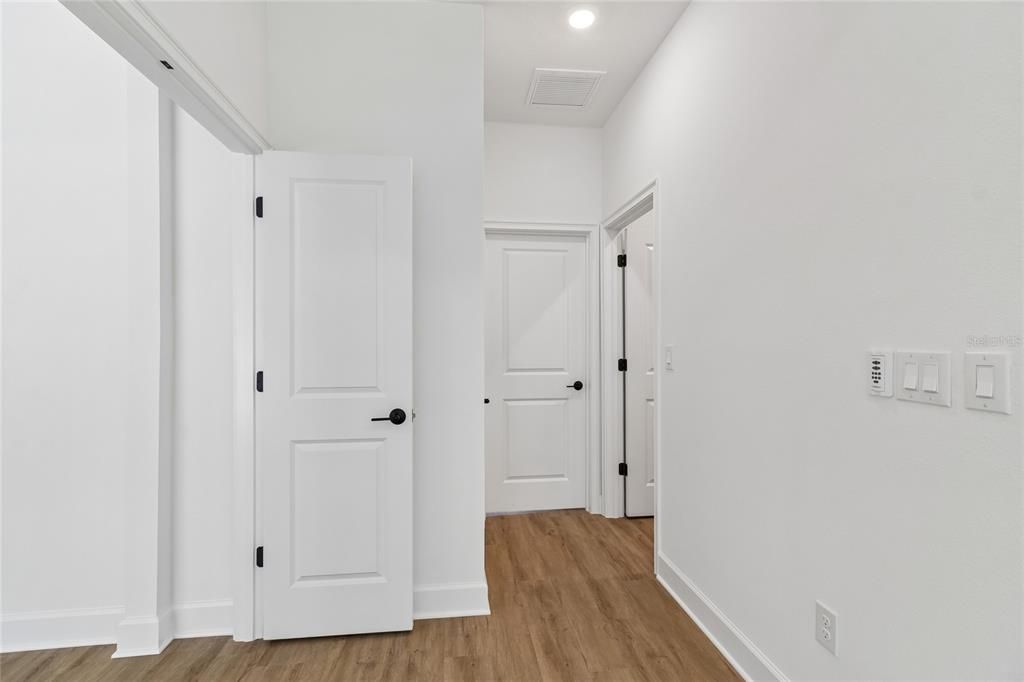 For Sale: $564,900 (5 beds, 3 baths, 2637 Square Feet)