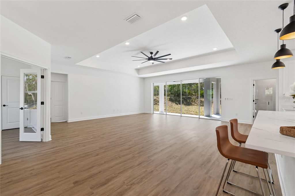 For Sale: $564,900 (5 beds, 3 baths, 2637 Square Feet)