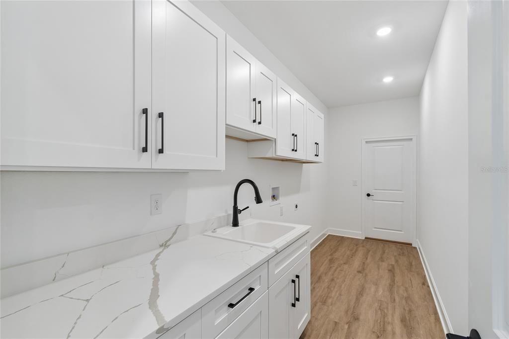 For Sale: $564,900 (5 beds, 3 baths, 2637 Square Feet)