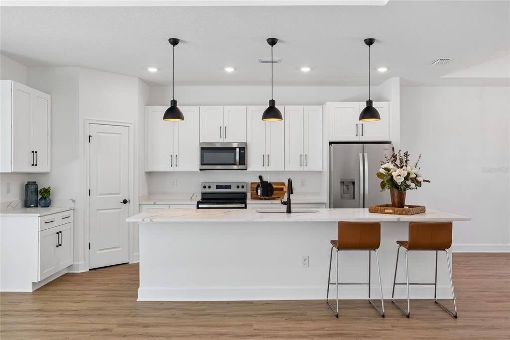 For Sale: $564,900 (5 beds, 3 baths, 2637 Square Feet)