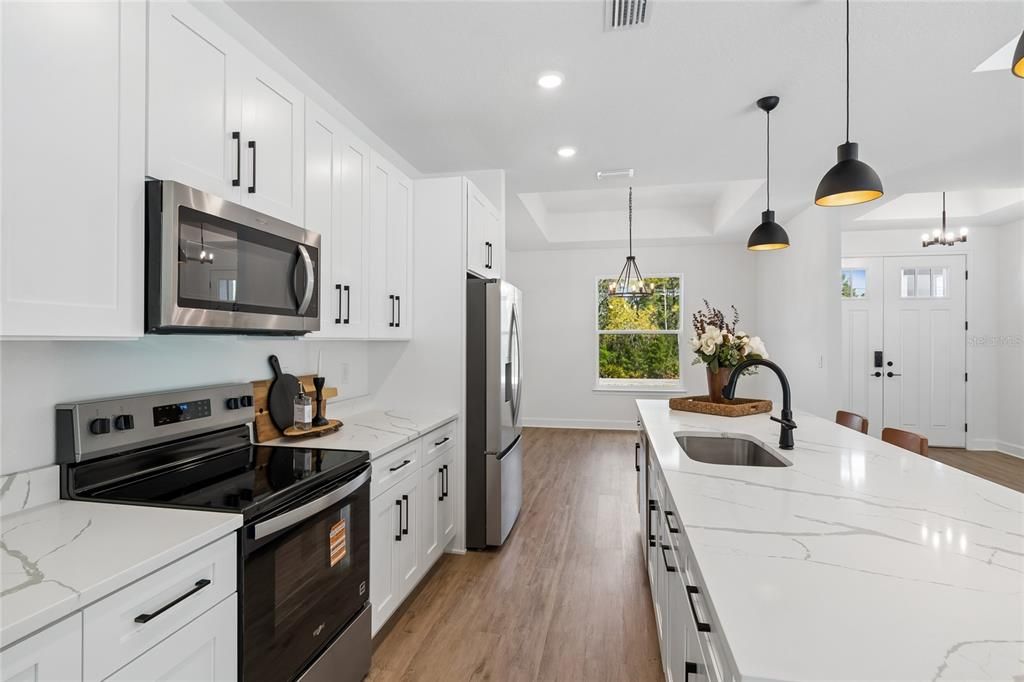 For Sale: $564,900 (5 beds, 3 baths, 2637 Square Feet)