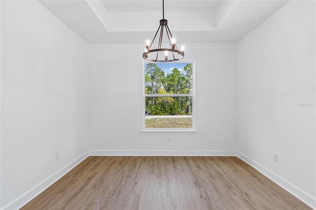 For Sale: $564,900 (5 beds, 3 baths, 2637 Square Feet)