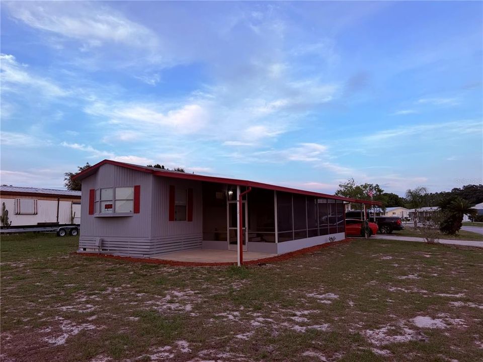 For Sale: $123,900 (2 beds, 2 baths, 840 Square Feet)