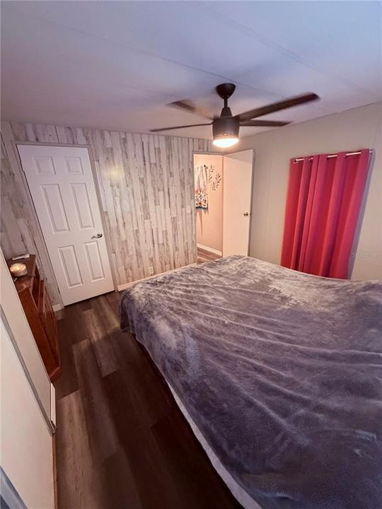 For Sale: $123,900 (2 beds, 2 baths, 840 Square Feet)