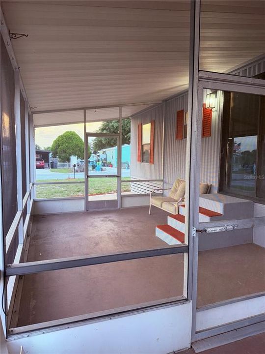 For Sale: $123,900 (2 beds, 2 baths, 840 Square Feet)