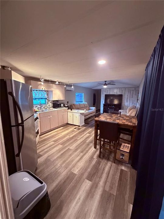 For Sale: $123,900 (2 beds, 2 baths, 840 Square Feet)