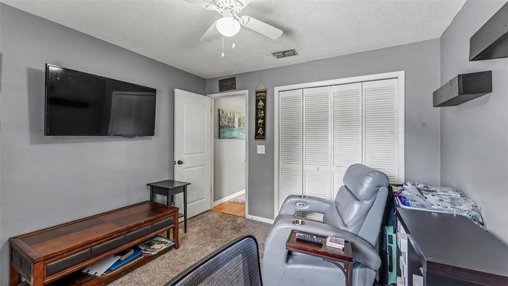 For Sale: $329,900 (3 beds, 2 baths, 1587 Square Feet)