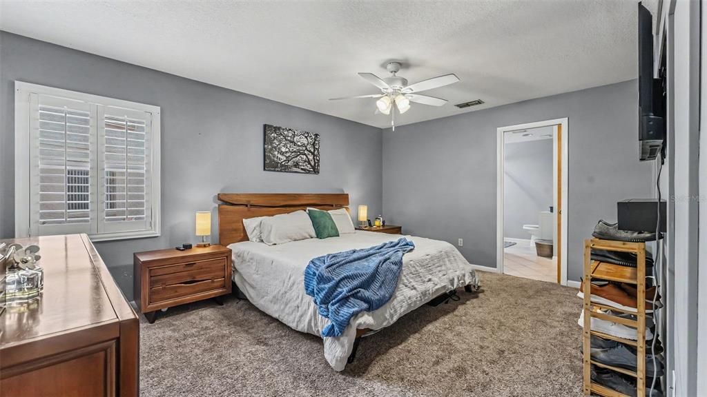 For Sale: $329,900 (3 beds, 2 baths, 1587 Square Feet)