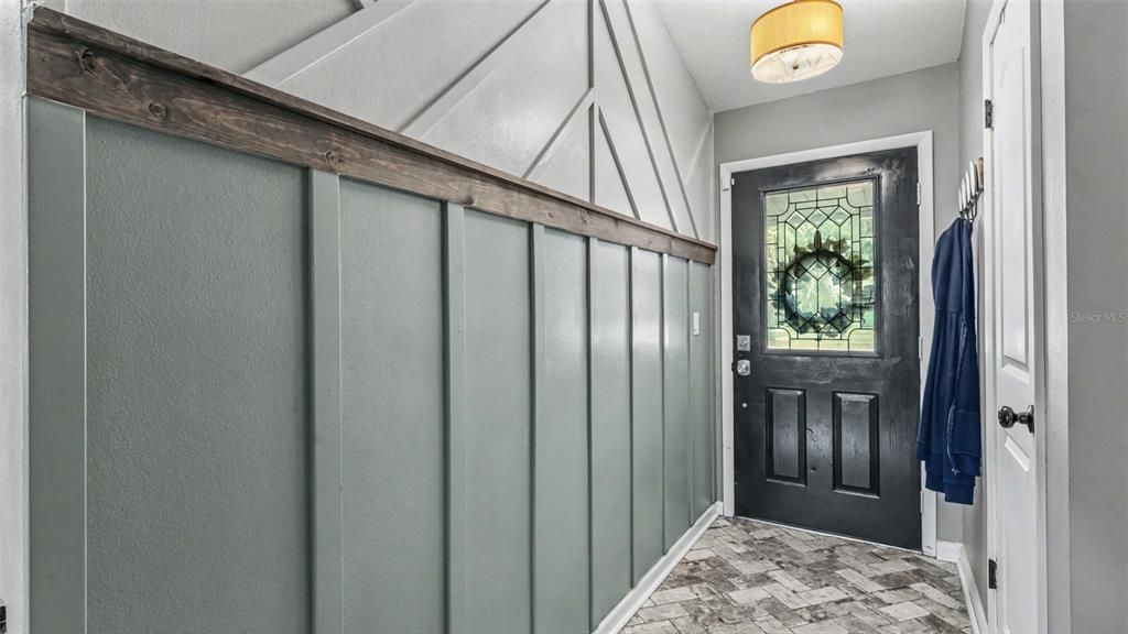 For Sale: $329,900 (3 beds, 2 baths, 1587 Square Feet)