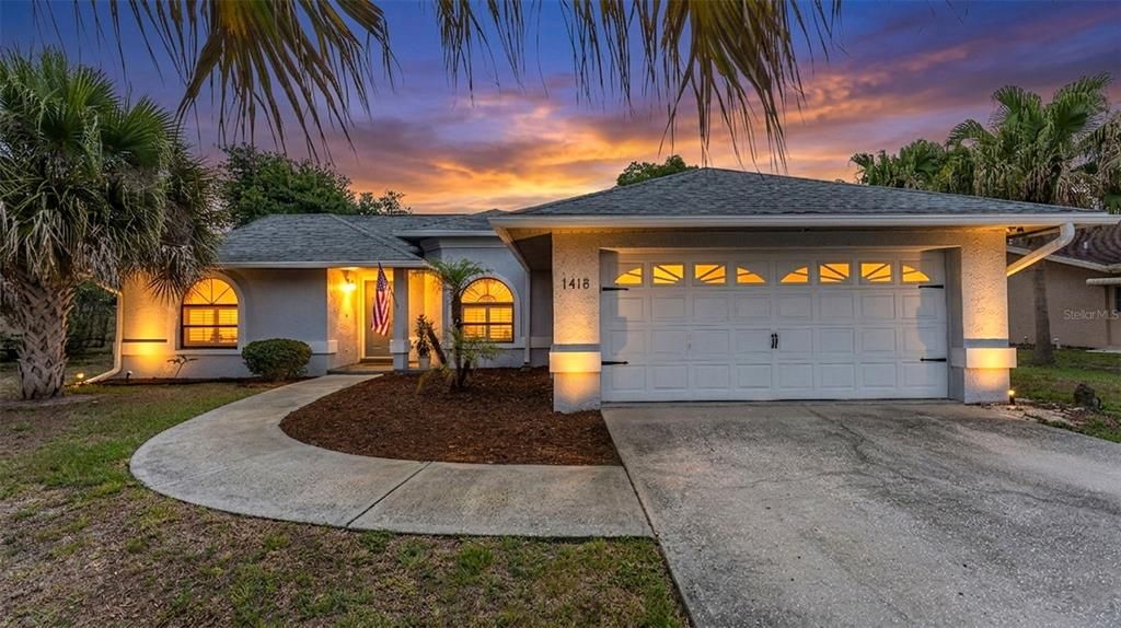 For Sale: $329,900 (3 beds, 2 baths, 1587 Square Feet)