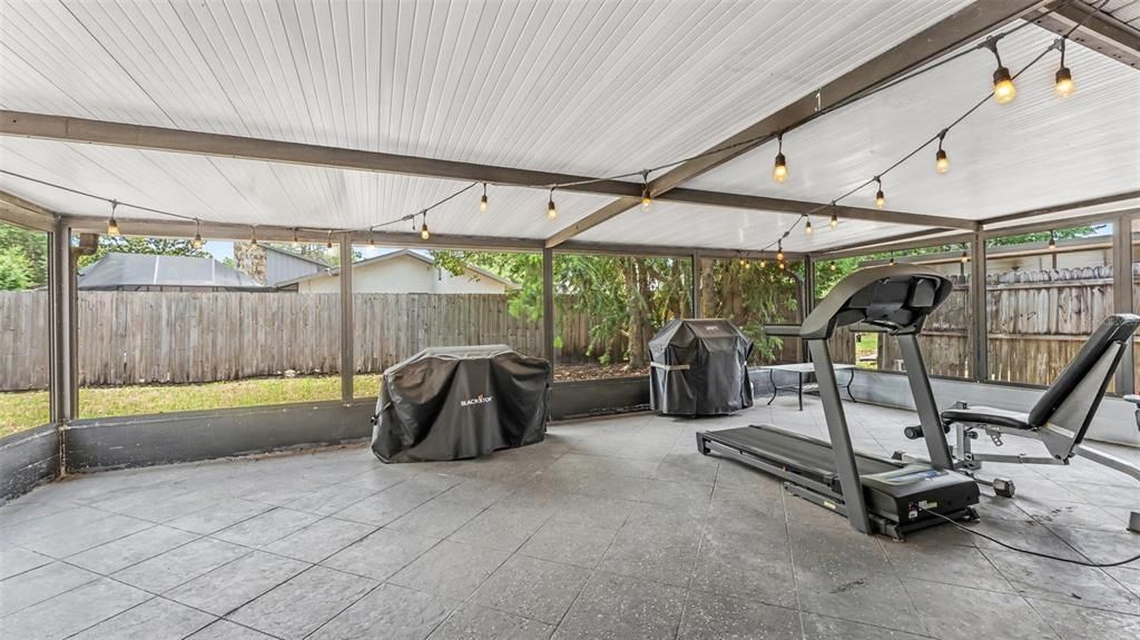 For Sale: $329,900 (3 beds, 2 baths, 1587 Square Feet)