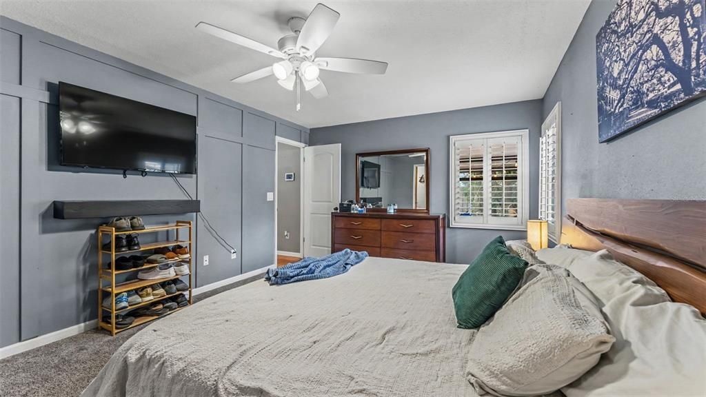 For Sale: $329,900 (3 beds, 2 baths, 1587 Square Feet)