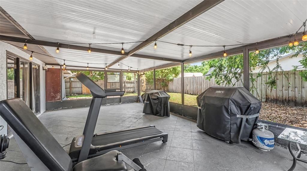 For Sale: $329,900 (3 beds, 2 baths, 1587 Square Feet)