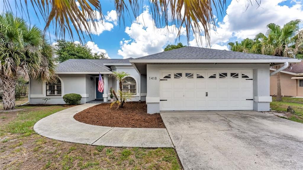 For Sale: $329,900 (3 beds, 2 baths, 1587 Square Feet)