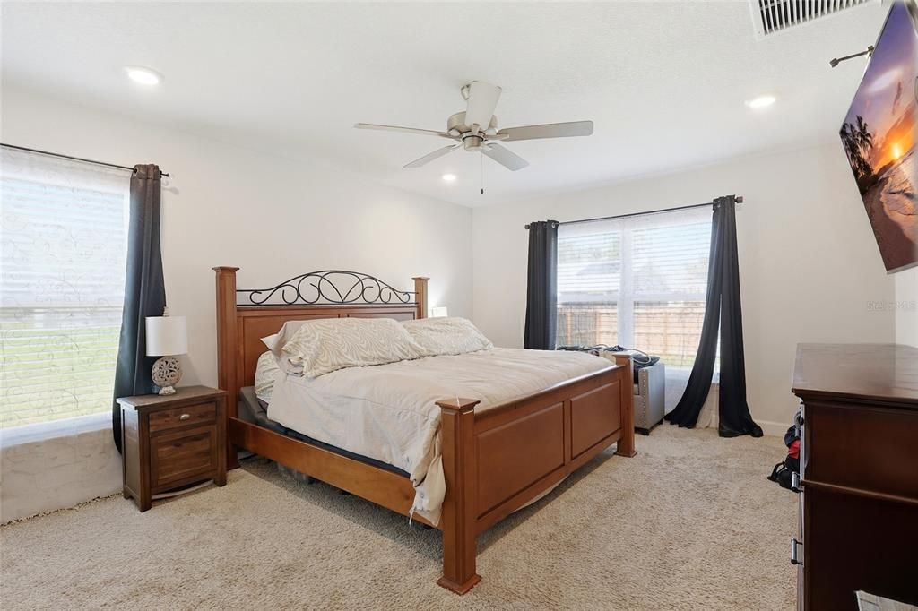 For Sale: $439,900 (4 beds, 2 baths, 2136 Square Feet)