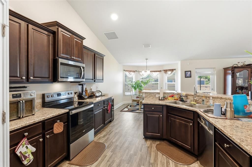 For Sale: $439,900 (4 beds, 2 baths, 2136 Square Feet)