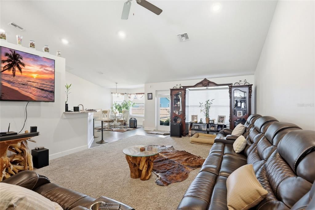 For Sale: $439,900 (4 beds, 2 baths, 2136 Square Feet)