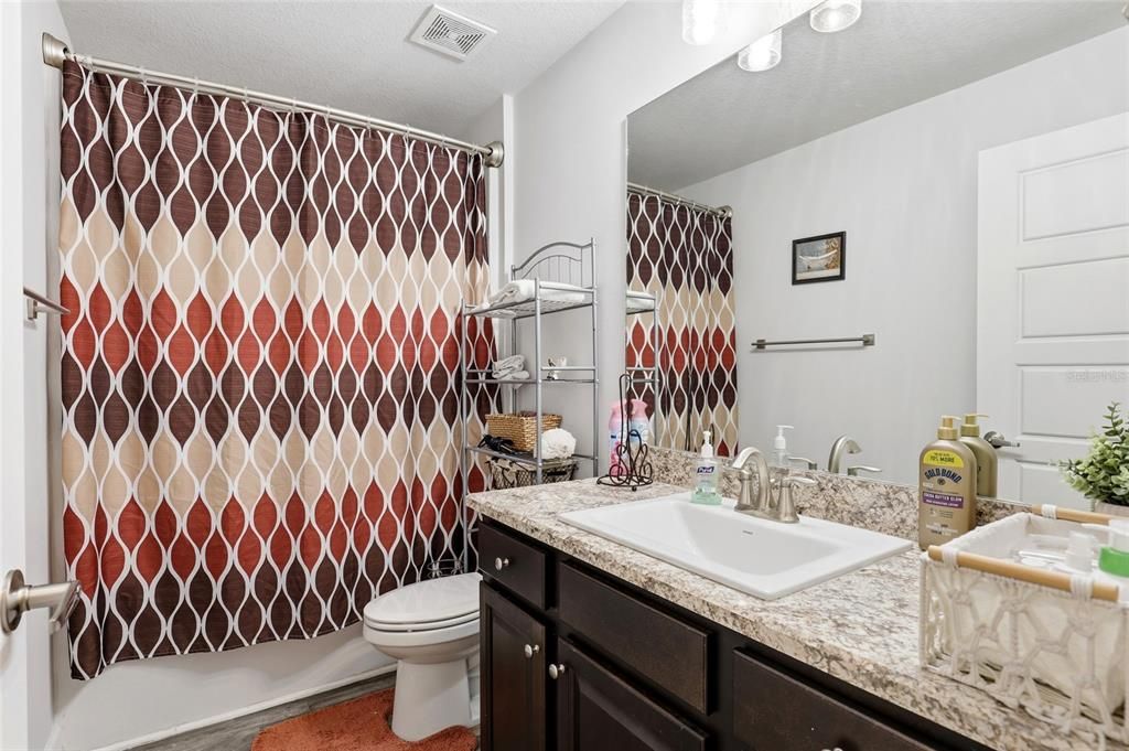 For Sale: $439,900 (4 beds, 2 baths, 2136 Square Feet)