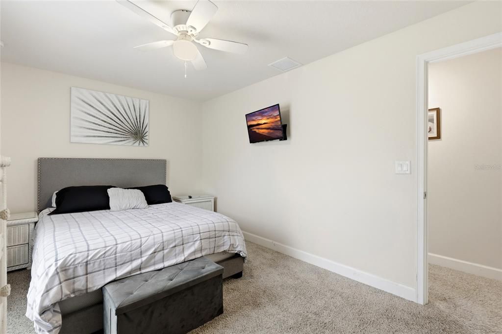 For Sale: $439,900 (4 beds, 2 baths, 2136 Square Feet)