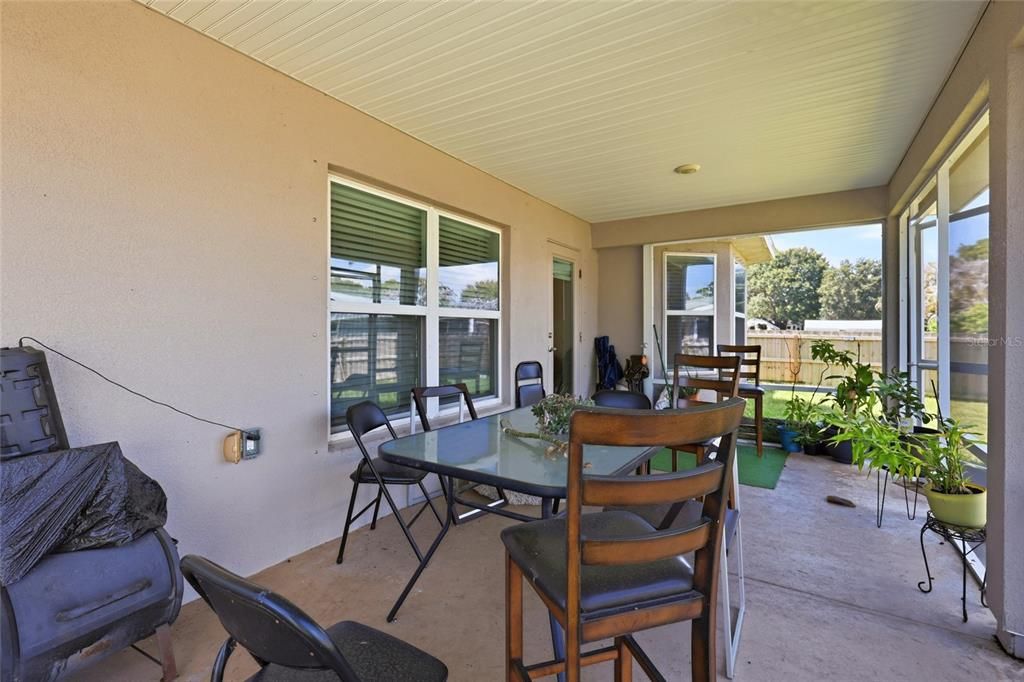 For Sale: $439,900 (4 beds, 2 baths, 2136 Square Feet)