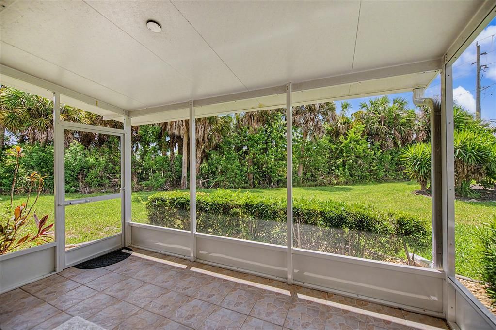 For Sale: $289,900 (2 beds, 2 baths, 1364 Square Feet)