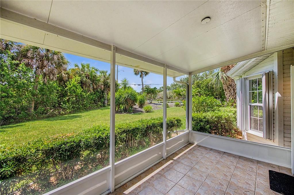 For Sale: $289,900 (2 beds, 2 baths, 1364 Square Feet)