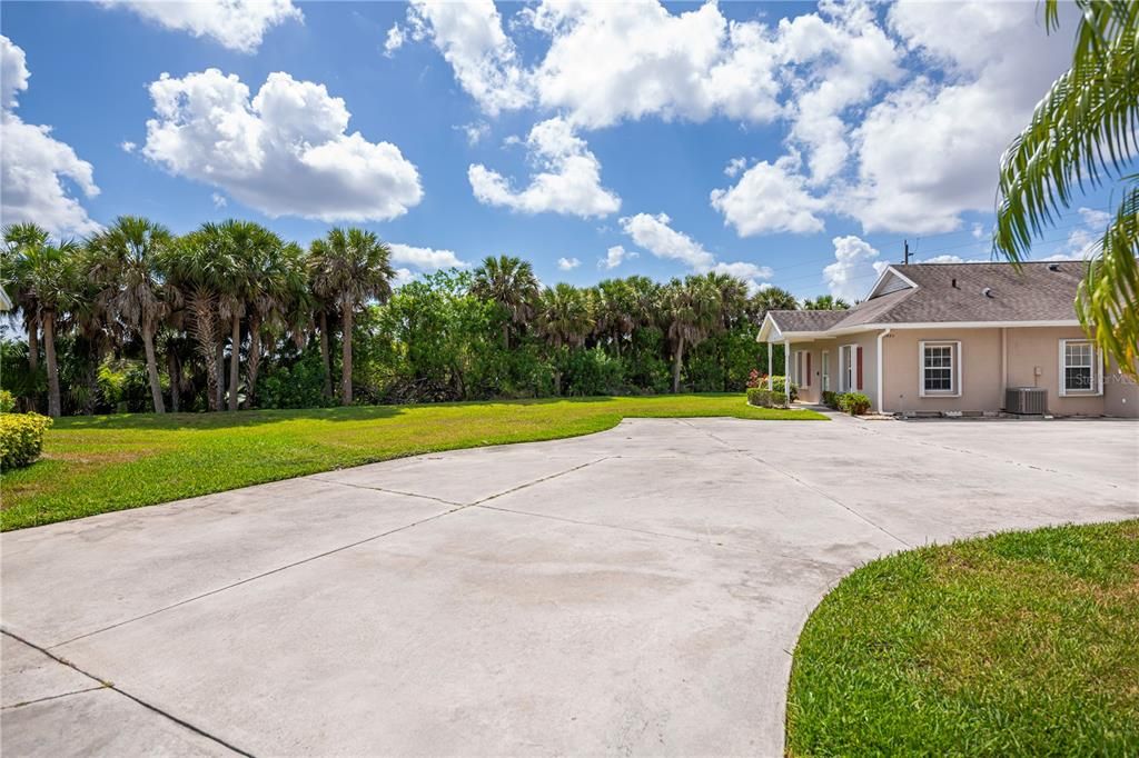 For Sale: $289,900 (2 beds, 2 baths, 1364 Square Feet)