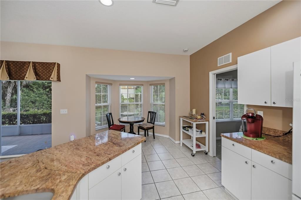 For Sale: $289,900 (2 beds, 2 baths, 1364 Square Feet)