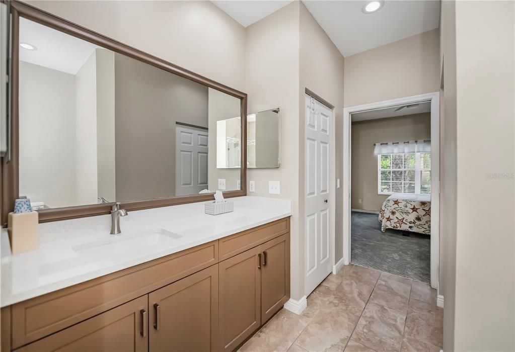 For Sale: $289,900 (2 beds, 2 baths, 1364 Square Feet)