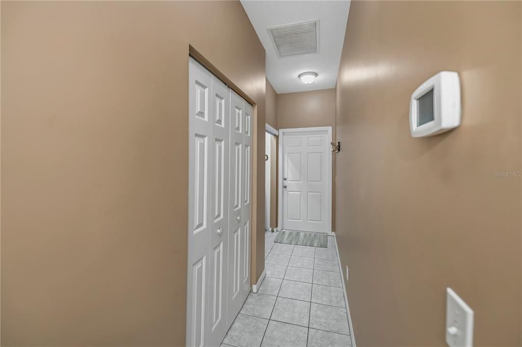 For Sale: $289,900 (2 beds, 2 baths, 1364 Square Feet)