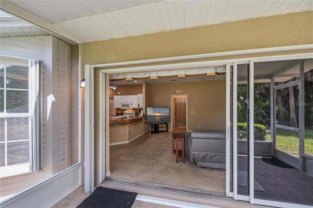 For Sale: $289,900 (2 beds, 2 baths, 1364 Square Feet)