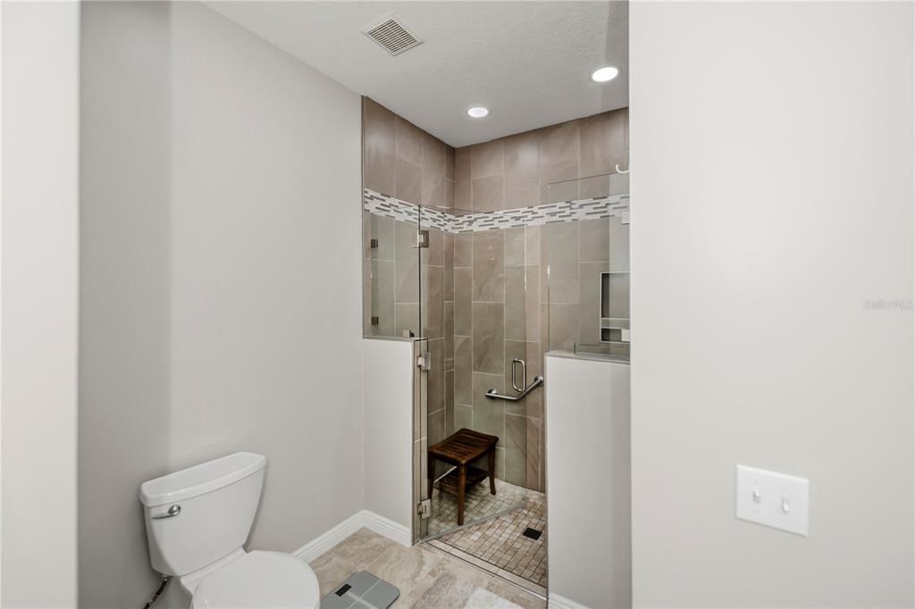 For Sale: $289,900 (2 beds, 2 baths, 1364 Square Feet)