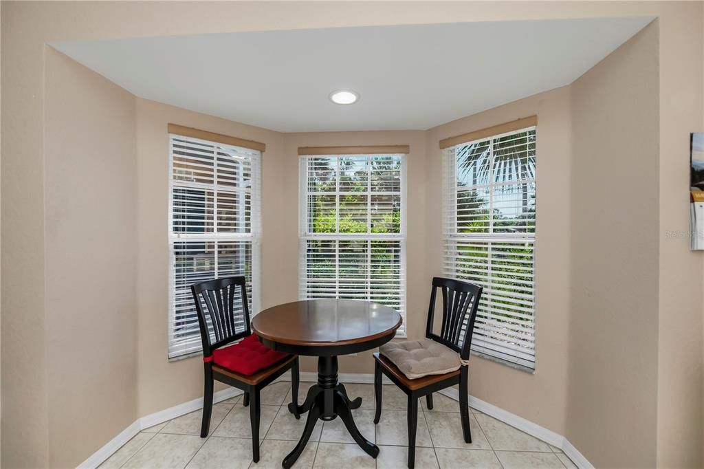 For Sale: $289,900 (2 beds, 2 baths, 1364 Square Feet)