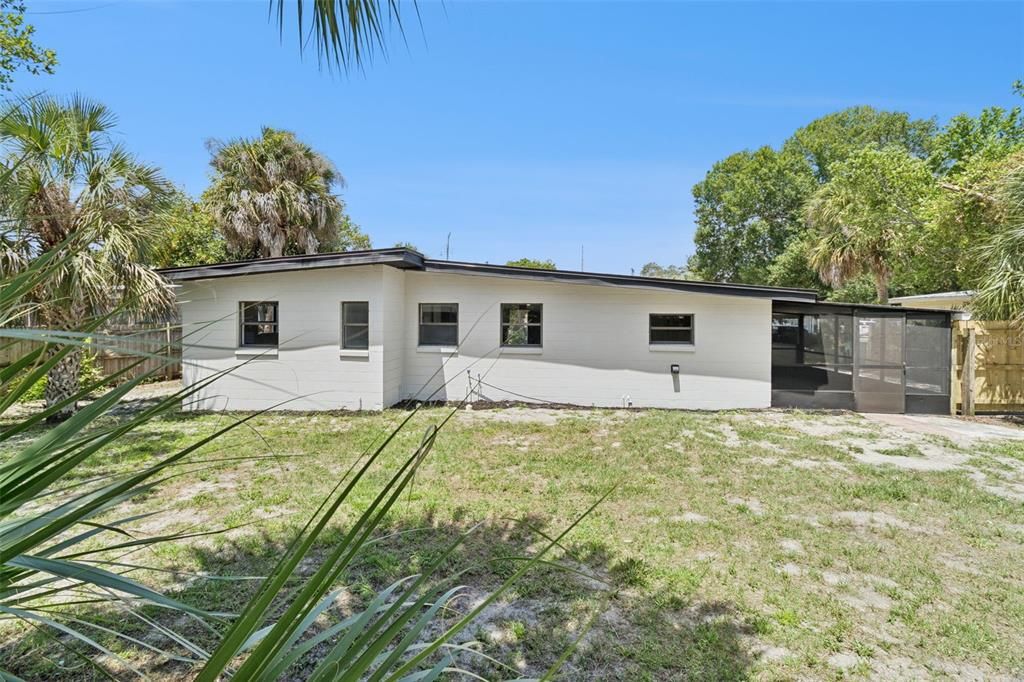 For Sale: $275,000 (3 beds, 1 baths, 1392 Square Feet)