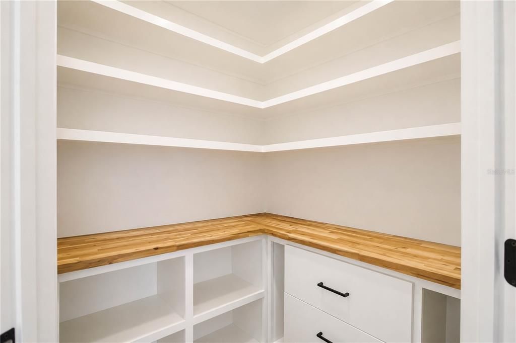 For Sale: $410,000 (3 beds, 2 baths, 1960 Square Feet)