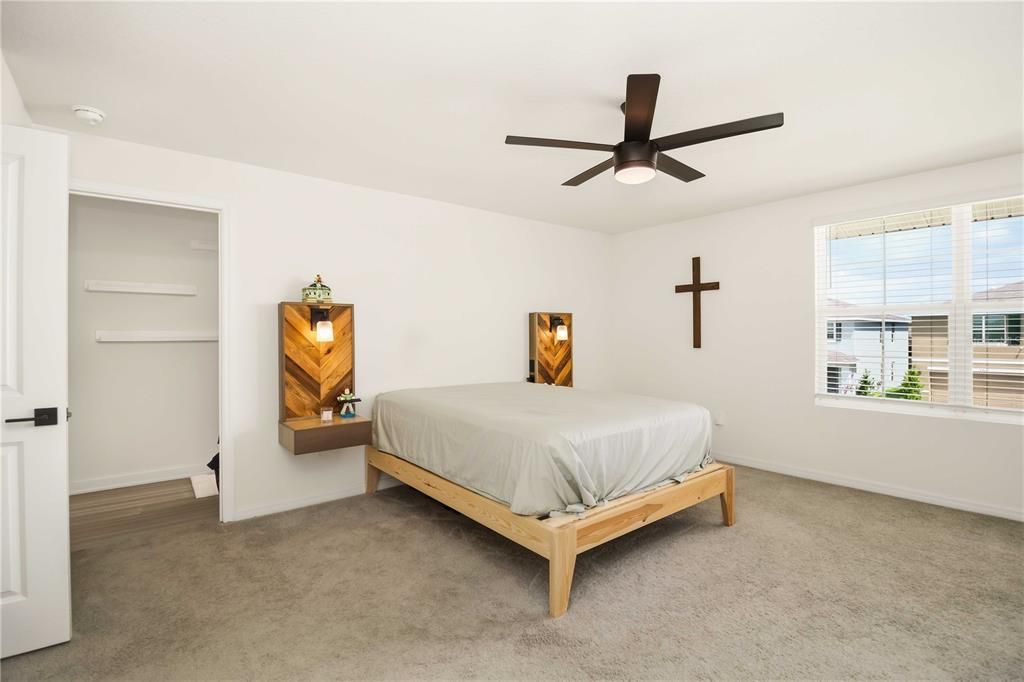 For Sale: $410,000 (3 beds, 2 baths, 1960 Square Feet)